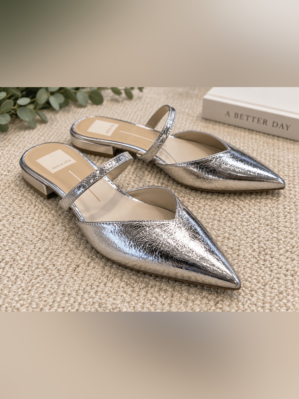 Dolce Vita Kanika Silver Metallic Pointed Toe Flats Mary Jane Size 8.5